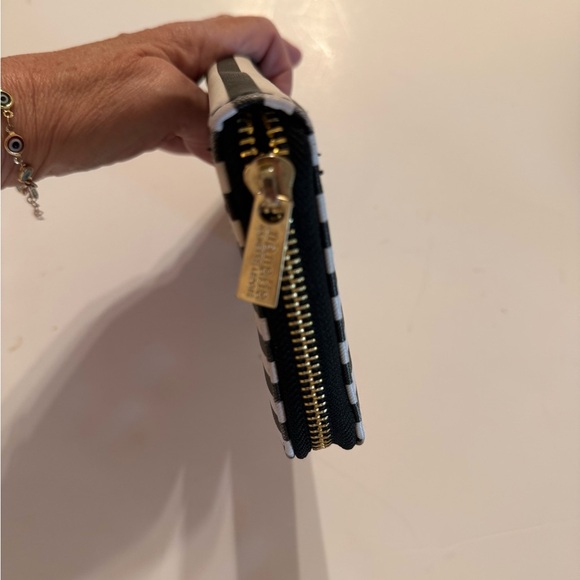 Nanette Lepore Black And White Stripped Zip Around Wallet CC Holders Coin Pouch - Picture 10 of 15